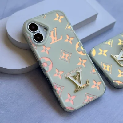 قاب Louis Vuitton طرح هولوگرامی