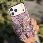 قاب گل رز YSL برای آیفون